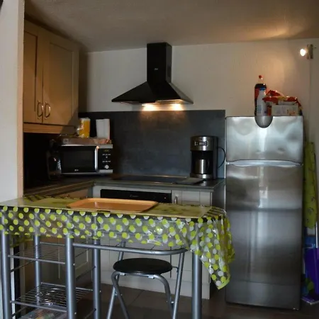 Holiday home Maison Climatisee 2 Pieces/mez, 5 Couchages, Proche Port Et Plage, Parking, Veranda, Terrasse, Animaux Ok - Fr-1-225d-110 *