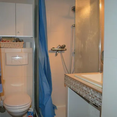 Holiday home Maison Climatisee 2 Pieces/mez, 5 Couchages, Proche Port Et Plage, Parking, Veranda, Terrasse, Animaux Ok - Fr-1-225d-110